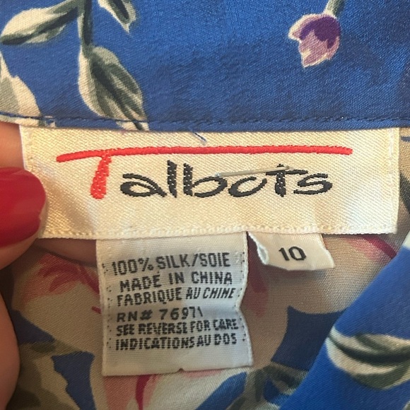 VTG Talbots Sleeveless Silk Top Shell Button Down Blue Floral Women’s Sz 10 - Picture 2 of 10